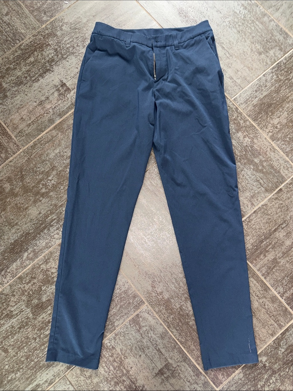 Lululemon Men's ABC slim fit athletic trouser woven Air 34L